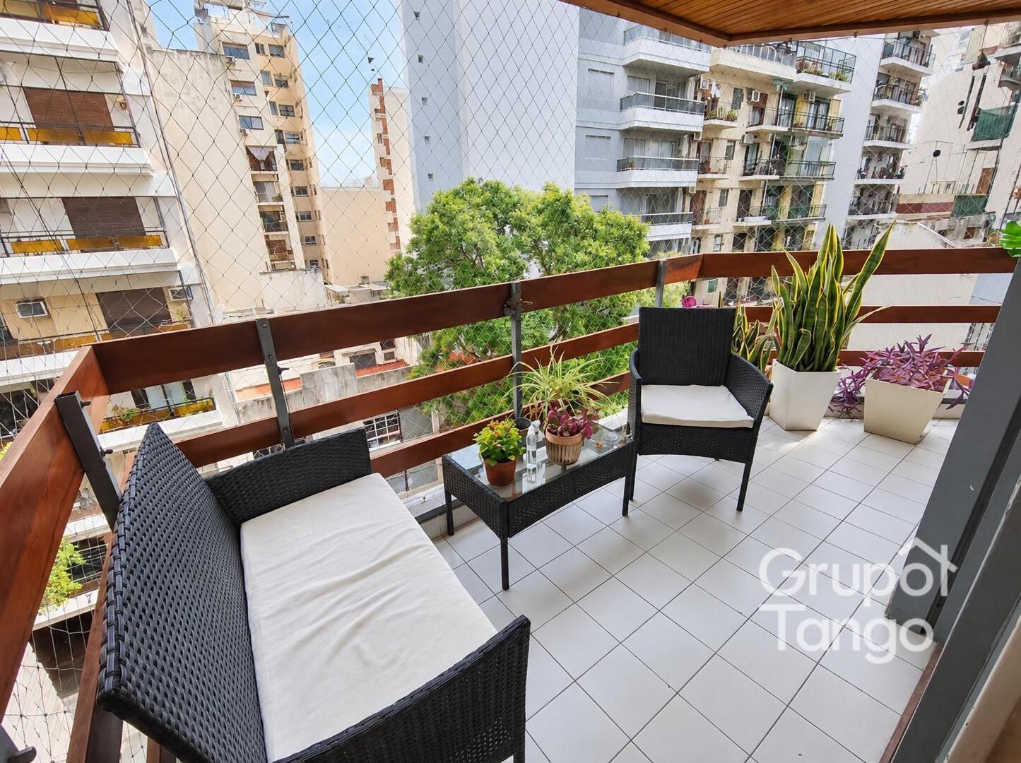 Foto de Venta Departamento Cuatro Ambientes Caballito Frente Balcón Dos, imagen 1