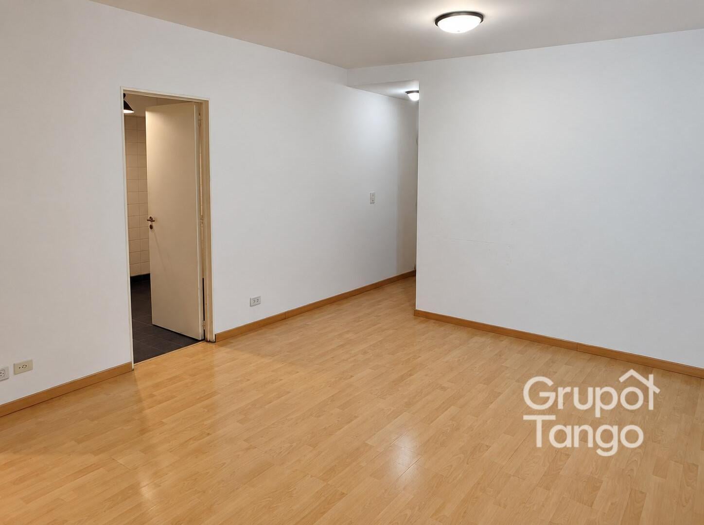 Foto de Venta Departamento Colegiales Tres Ambientes Apto Credito, imagen 1