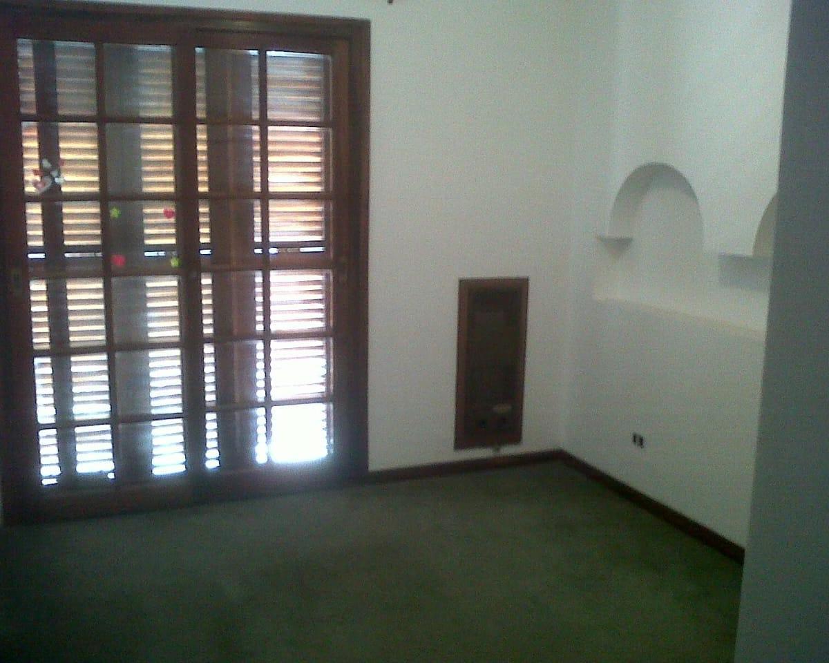 Chalet a 3 Cuadras de Estación. 4 Amb. Escucha Oferta! 5