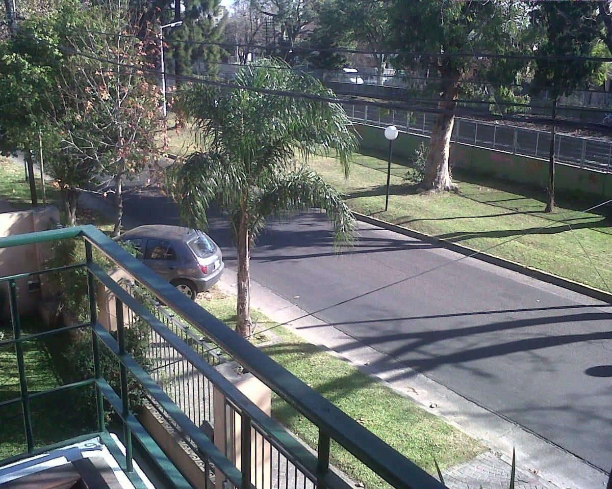 Chalet a 3 Cuadras de Estación. 4 Amb. Escucha Oferta! 3
