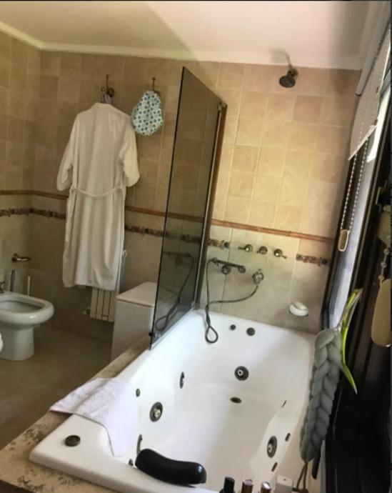 Foto de Chalet de 5 dormitorios en Cul de sac, cercano Villa de Mar en Pinamar, imagen 4