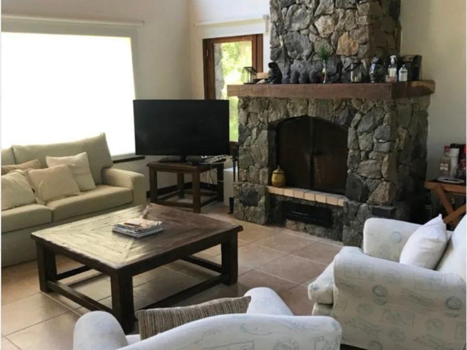 Foto de Chalet de 5 dormitorios en Cul de sac, cercano Villa de Mar en Pinamar, imagen 2