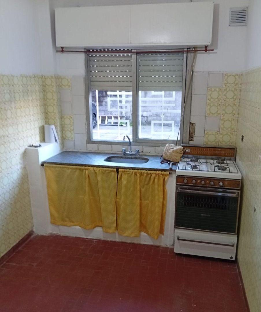 Foto de Duplex 3 amb. con entrada de auto, en Morón sur, zona del Hospital, imagen 4
