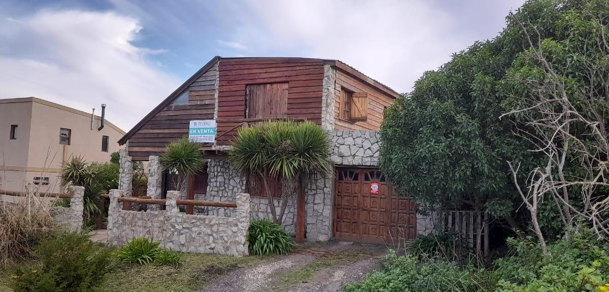 Chalet en dos plantas - Santa Isabel