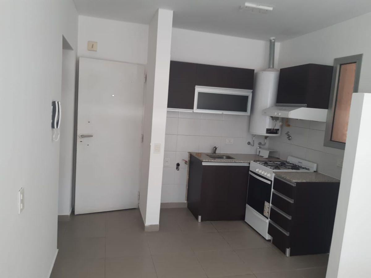 Foto de Departamento de 1 dormitorio con cochera zona Pellegrini, imagen 5