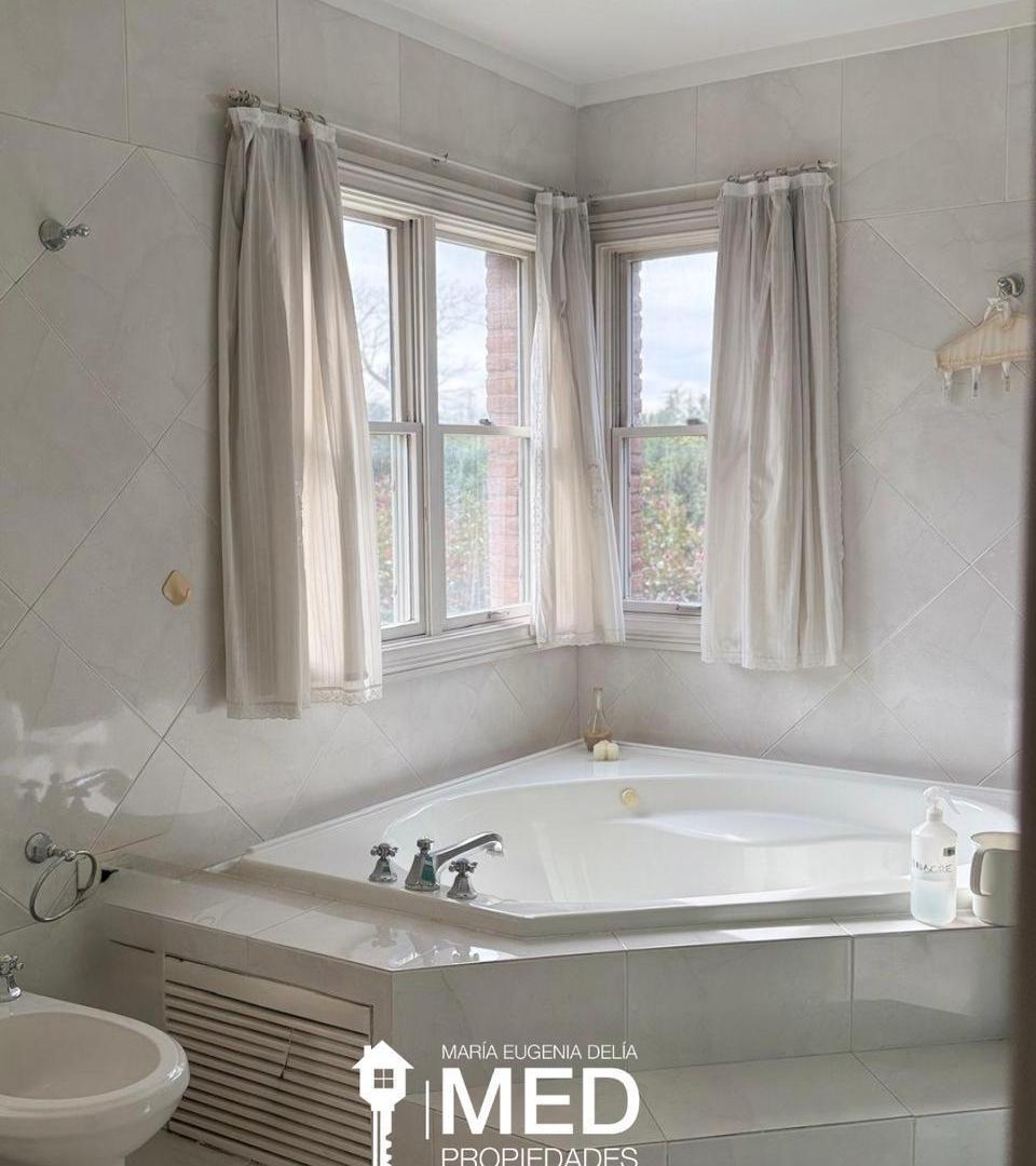 Foto de Venta Casa 5 Ambientes- Barrio Los Laureles- Pilar, imagen 1