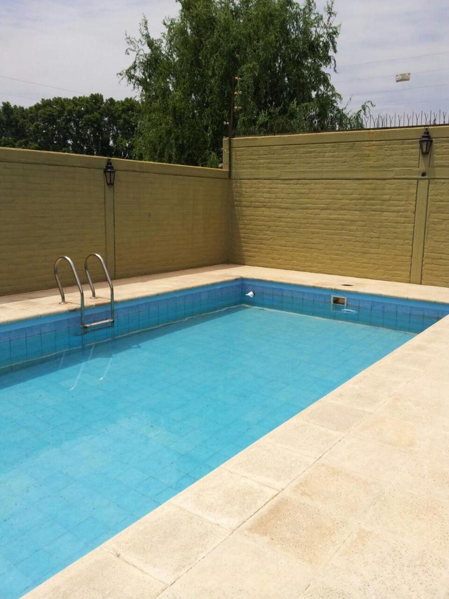 Venta de Casa con Piscina Quinch0 y Depto Interno 2