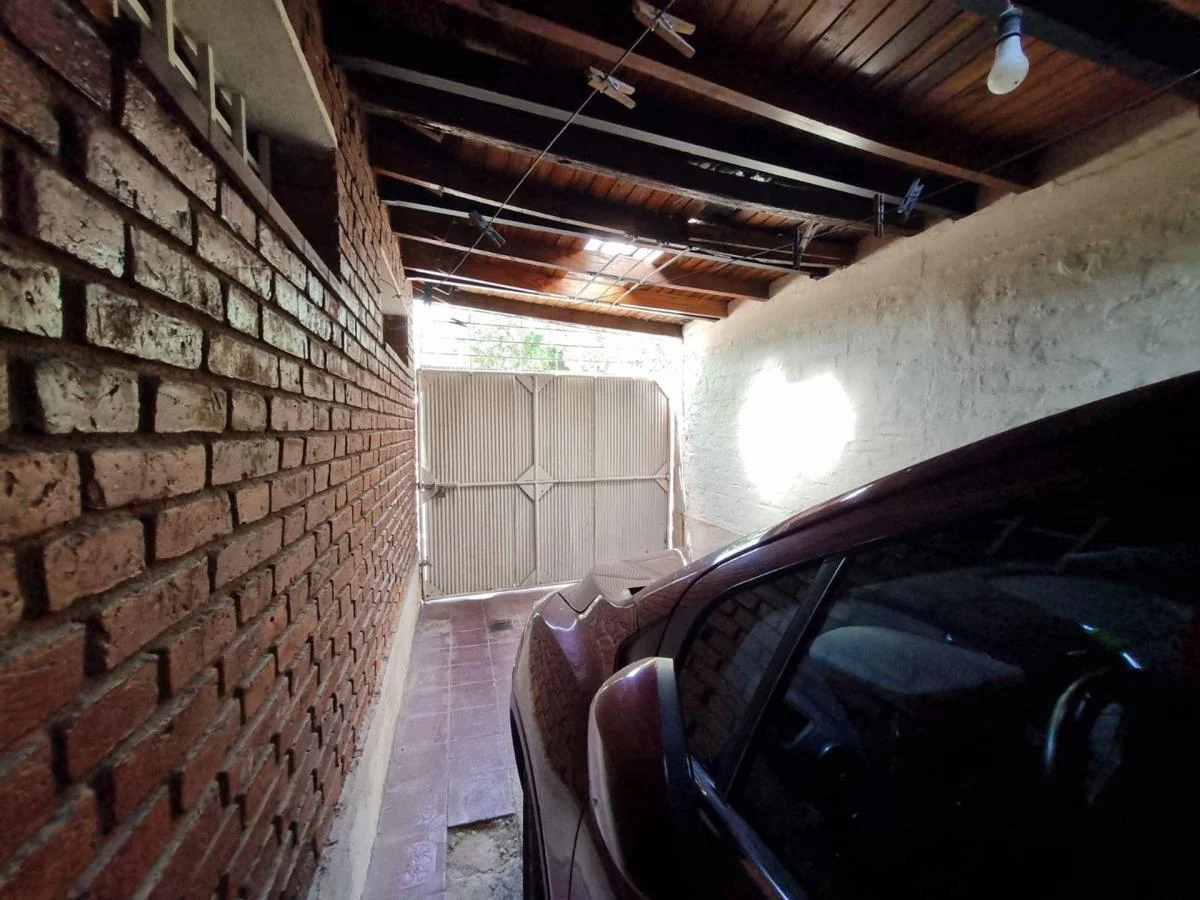 Casa en Venta Godoy Cruz + Local Comercial 3