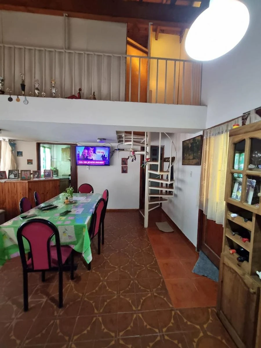 Casa en Venta Godoy Cruz + Local Comercial 2