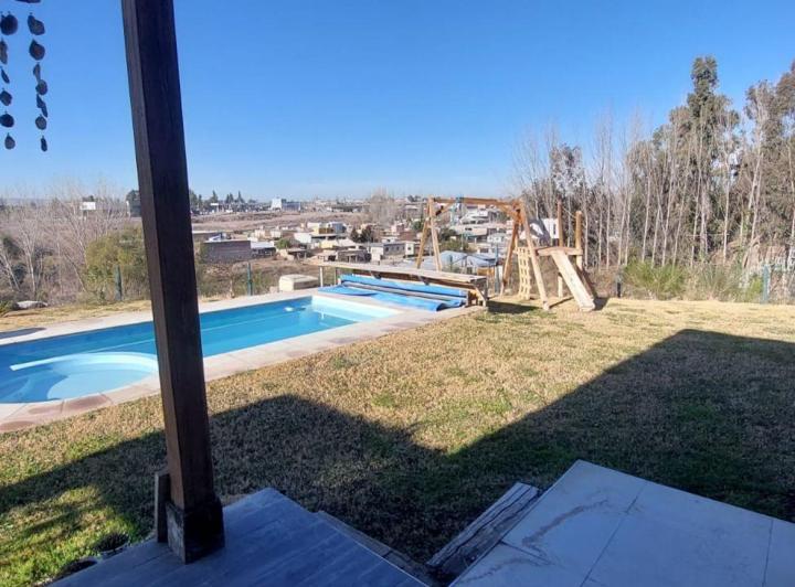 VENTA CASA VERTIENTES DEL PEDEMONTE CHACRAS OESTE 3