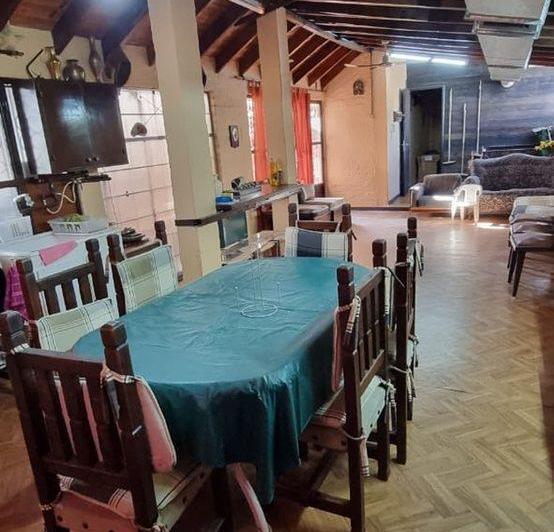 CASA VENTA GODOY CRUZ, PTE. OLIVE, 6 HAB. 4 BAÑOS 5