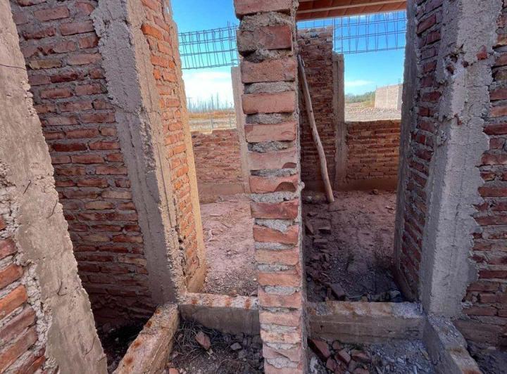 Venta lote Maipú, Mendoza. Con obra gruesa 3