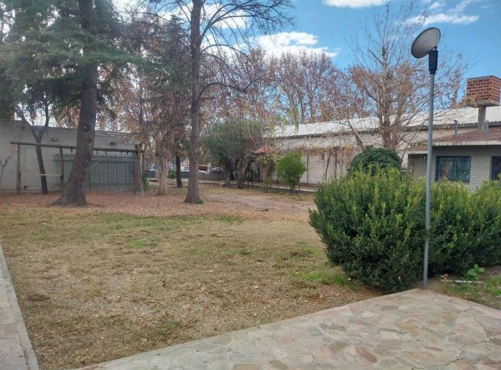 alquiler local comercial Gllen. frente B. sta. ana 4