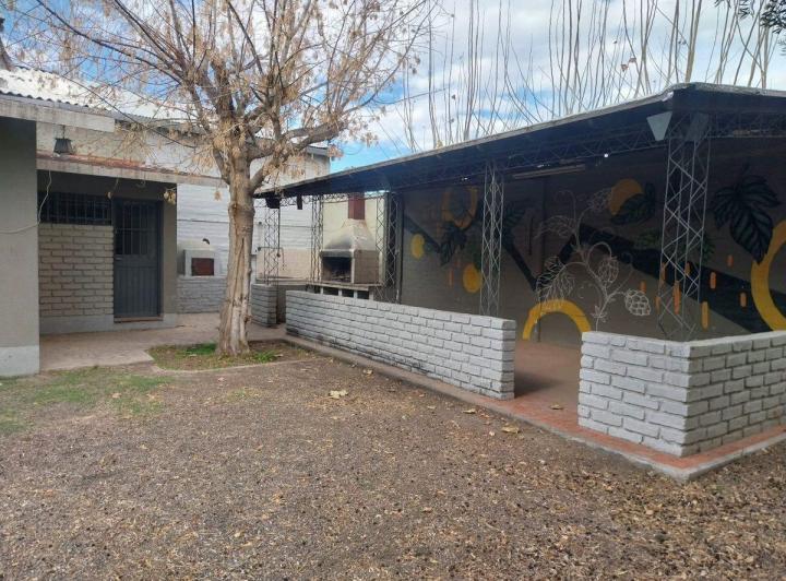 alquiler local comercial Gllen. frente B. sta. ana 5
