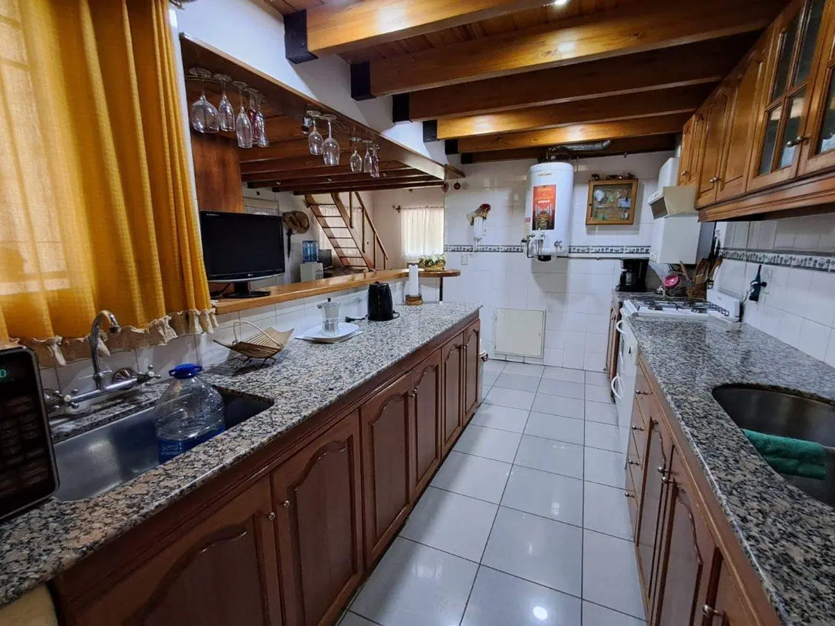 VENTA DE CASA CON QUINCHO Y PILETA, GUAYMALLÉN 5