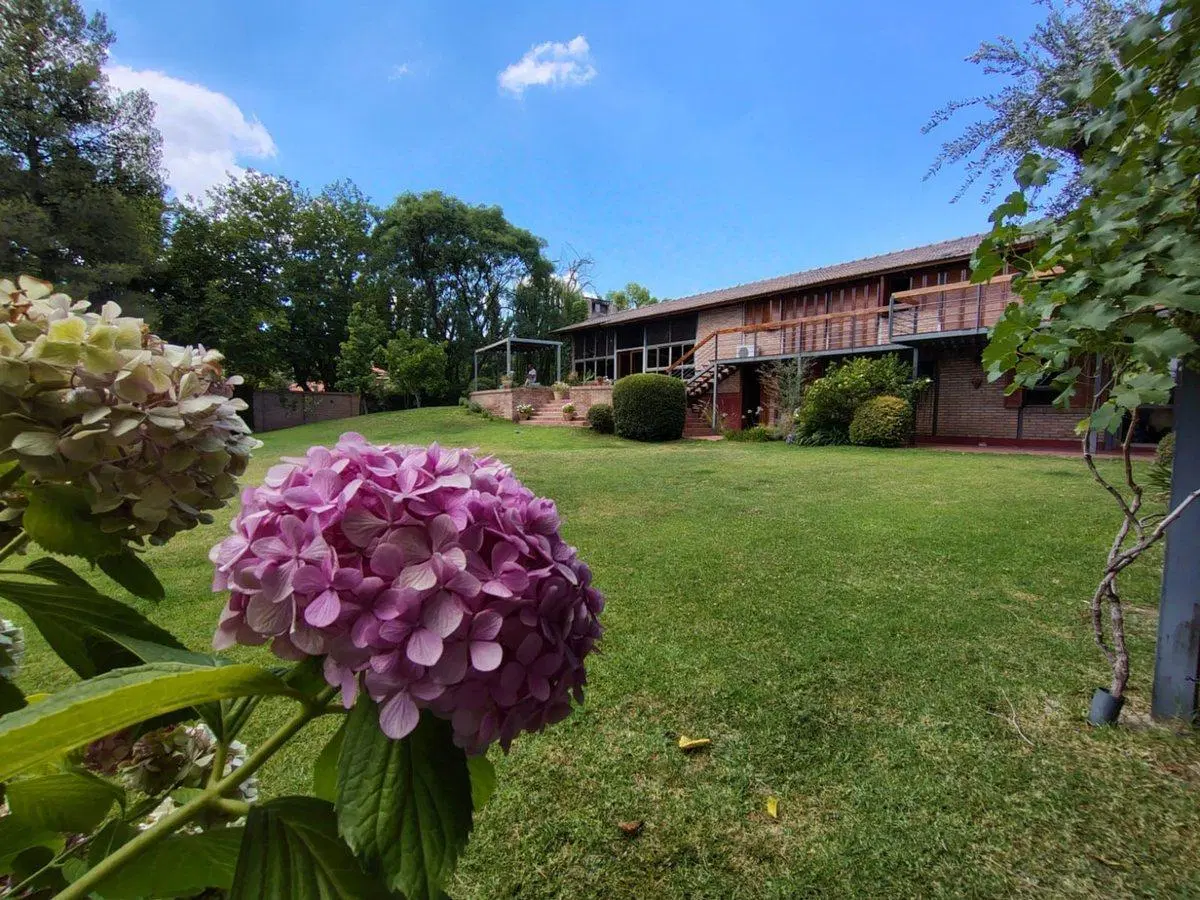 Se Vende casa en Chacras de Coria 2