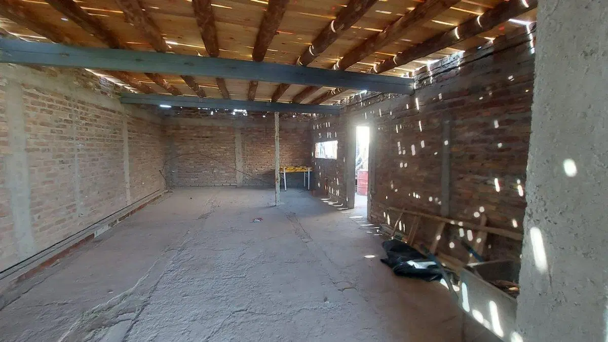 VENTA LOTE CON PILETA, QUINCHO Y CASA GUAYMALLEN 5