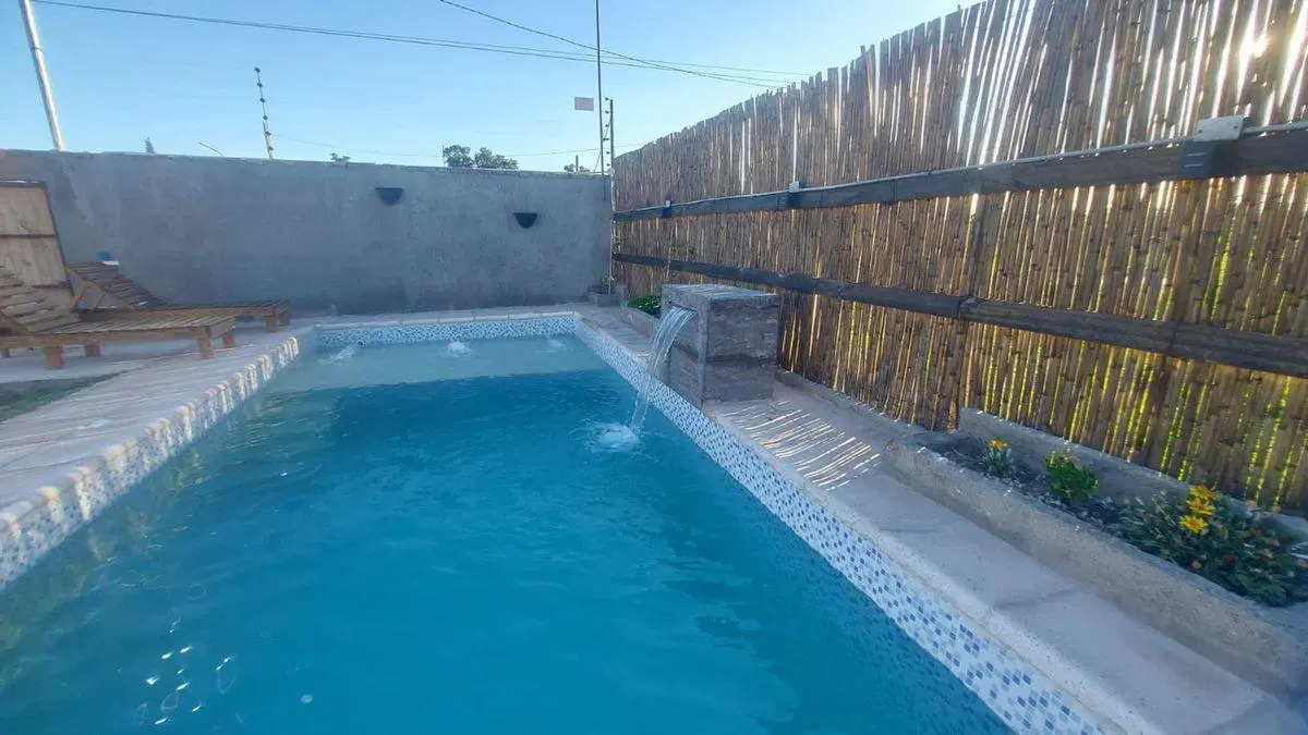 VENTA LOTE CON PILETA, QUINCHO Y CASA GUAYMALLEN 3