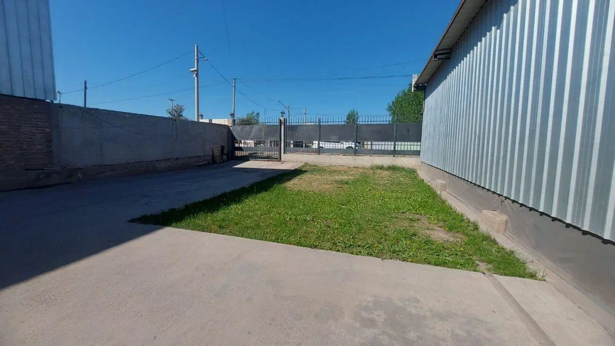 VENTA CASA PILETA QUINCHO LOCAL GALPON CORRALITOS 3