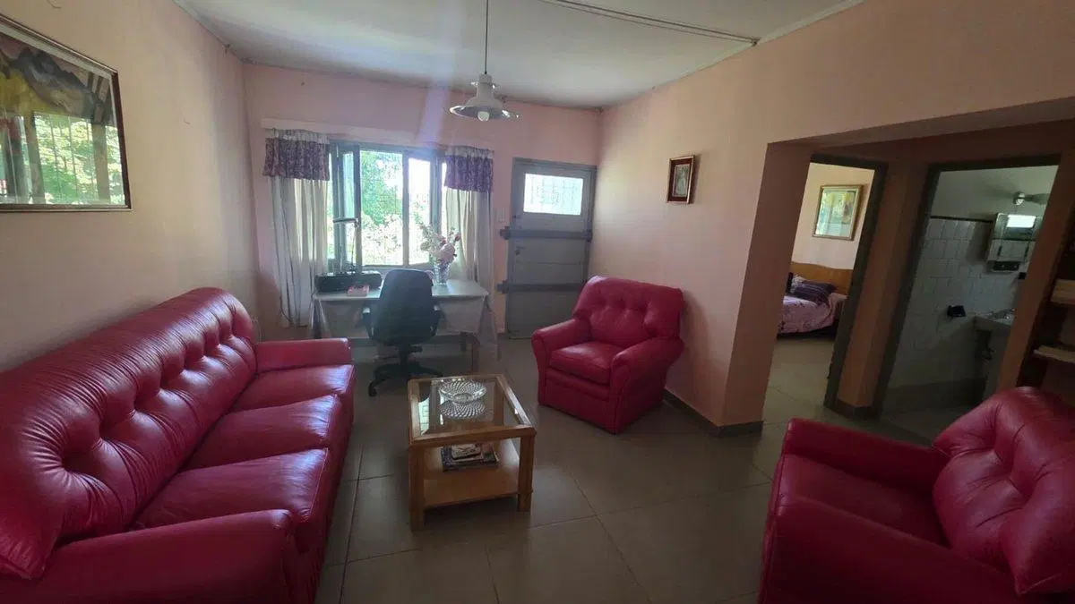 VENTA DE FINCA PRODUCTIVA CON 2 CASAS Y PILETA 4