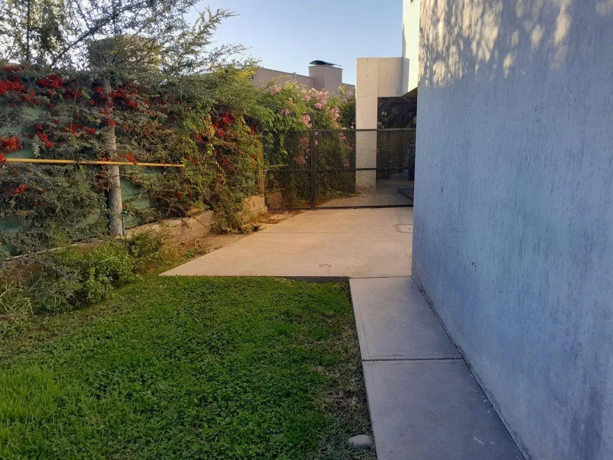 CASA A LA VENTA EN BARRIO "LAS CORTADERAS 2" 2