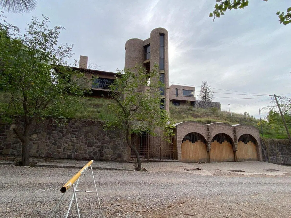 Se vende casa en Barrio La Colina,Chacras de Coria 3