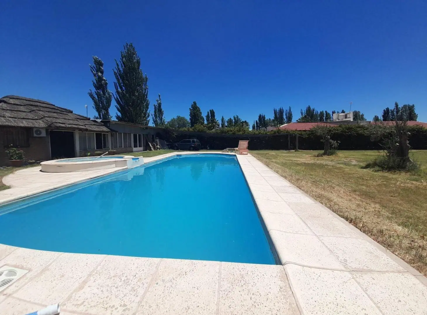 VENTA  HERMOSA CASA CON QUINCHO Y PILETA 5