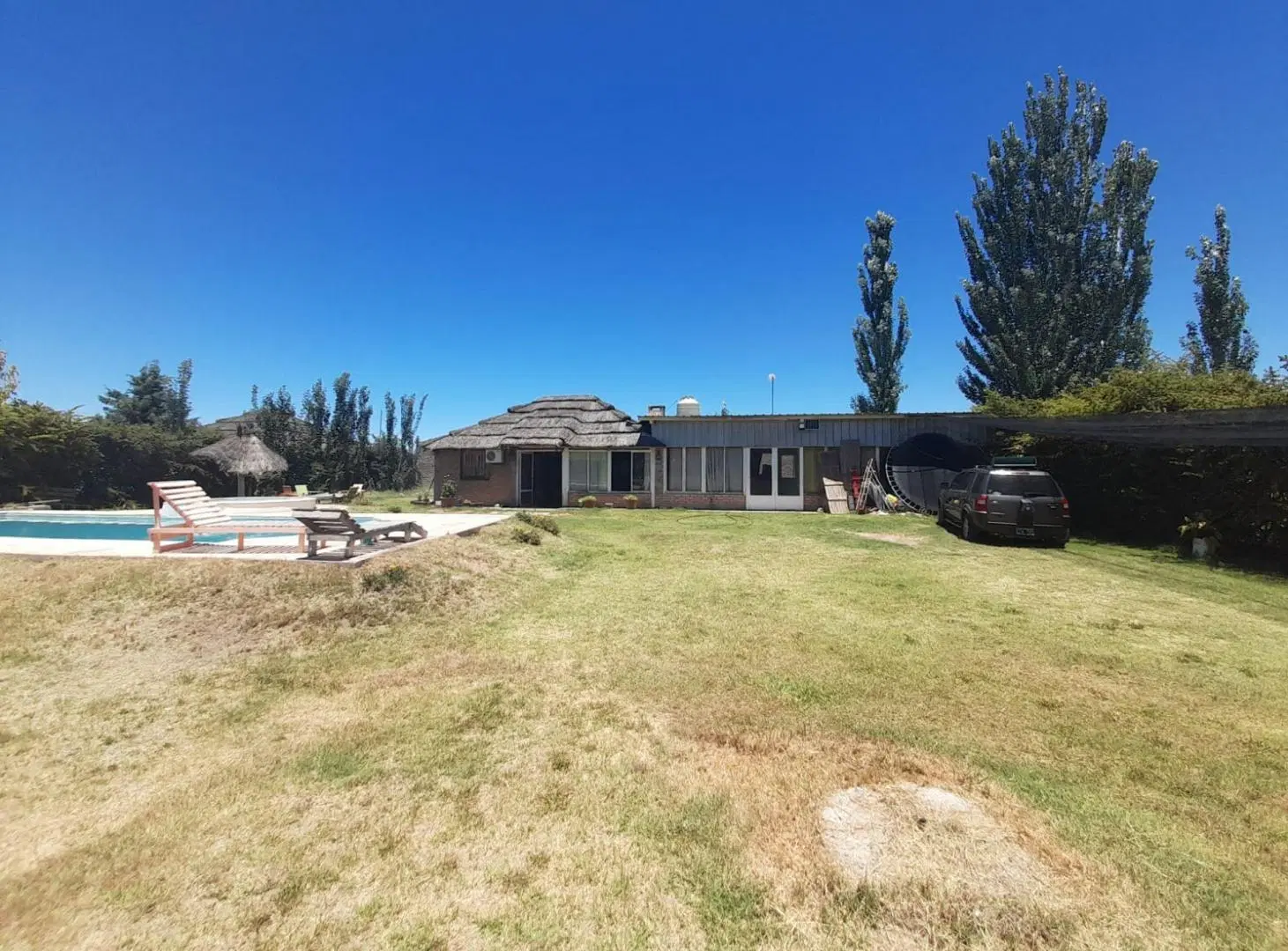VENTA  HERMOSA CASA CON QUINCHO Y PILETA 3