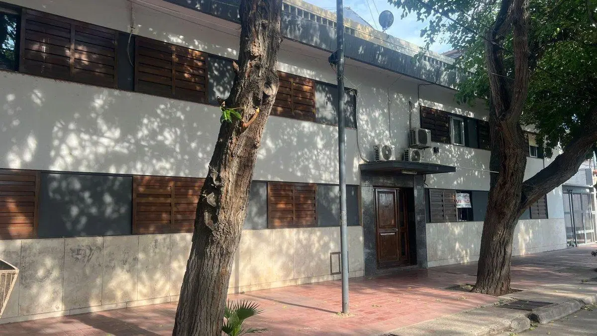 AMPLIO DEPARTAMENTO 3 DORMITORIOS EN SEXTA SECCION 4