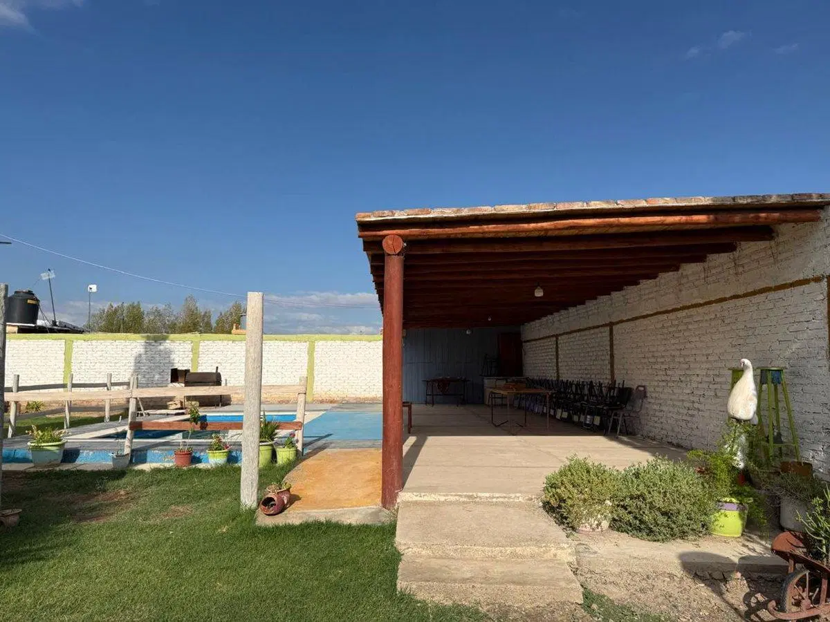 VENTA CASA CON PILETA B. ALTO CORDILLERANO LAVALLE 2