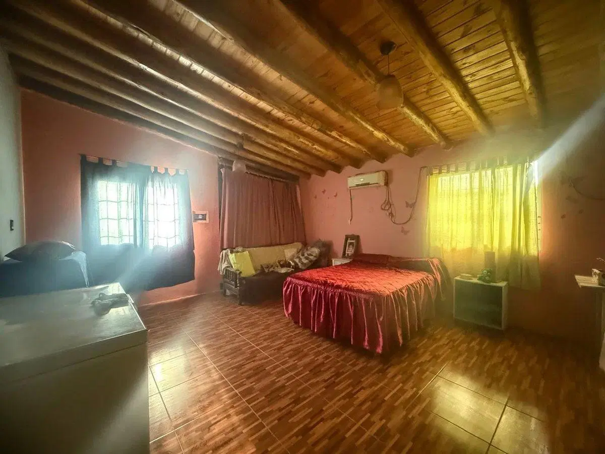 VENTA CASA CON PILETA B. ALTO CORDILLERANO LAVALLE 3