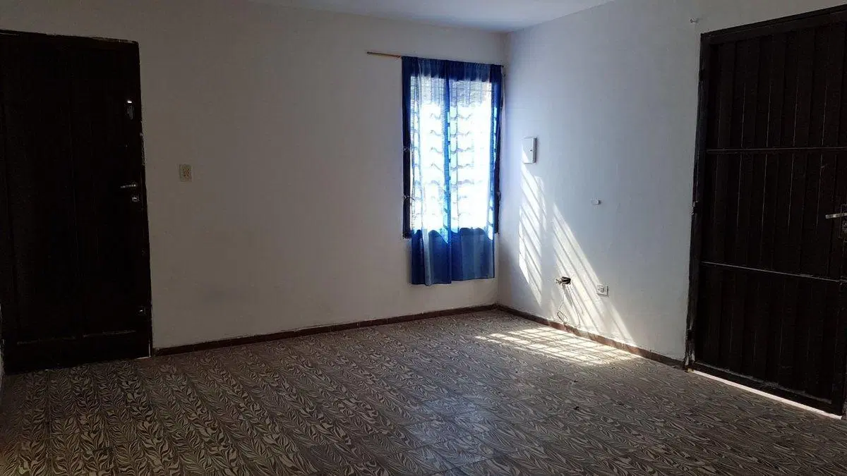 VENTA DE CASA DOS DORMITORIOS LAS HERAS 5