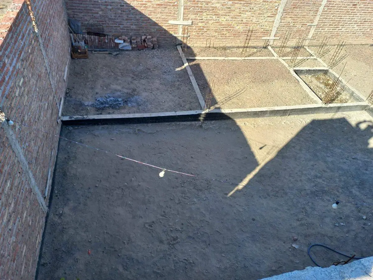 VENTA TERRENO CON PROYECTO DE VIVIENDA, LAS HERAS 8
