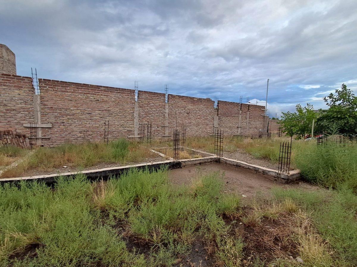 VENTA TERRENO CON PROYECTO DE VIVIENDA, LAS HERAS