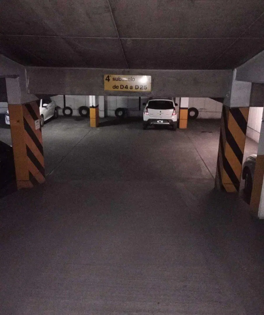 VENTA COCHERA FIJA CALLE GUTIERREZ CIUDAD MZA 2