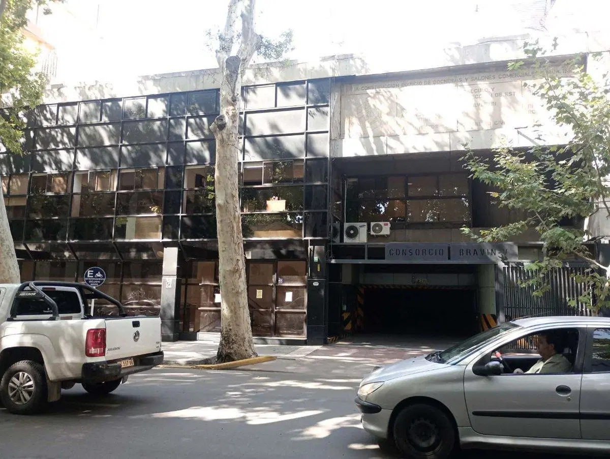 VENTA COCHERA FIJA CALLE GUTIERREZ CIUDAD MZA 4