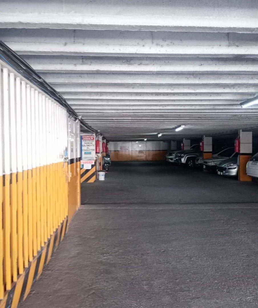 Foto de VENTA COCHERA FIJA CALLE RIOJA CIUDAD MZA, imagen 5