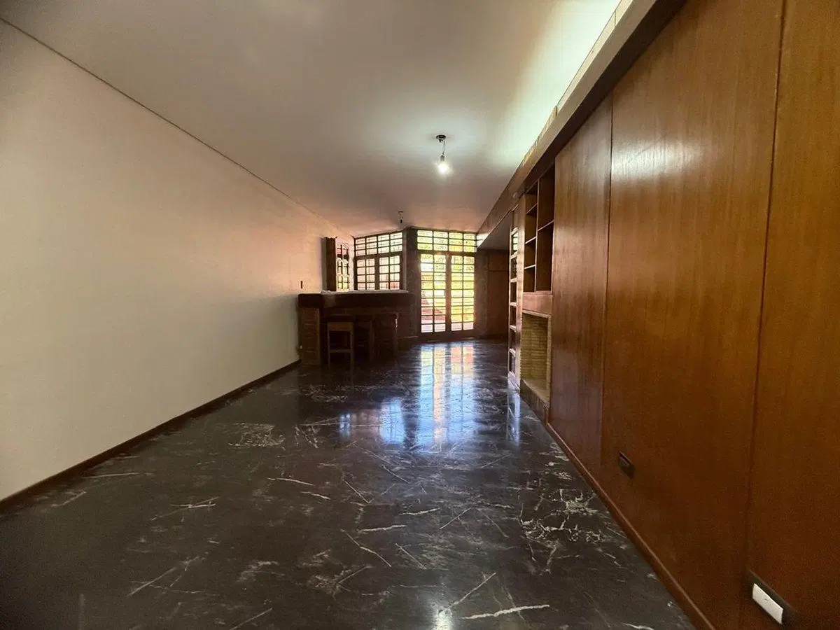 VENTA CASA CATEGORIA CUARTA OESTE 3
