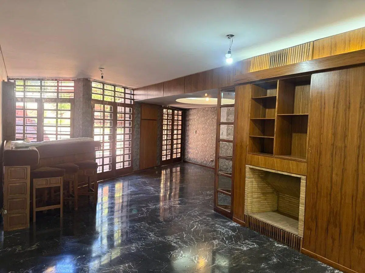VENTA CASA CATEGORIA CUARTA OESTE 8