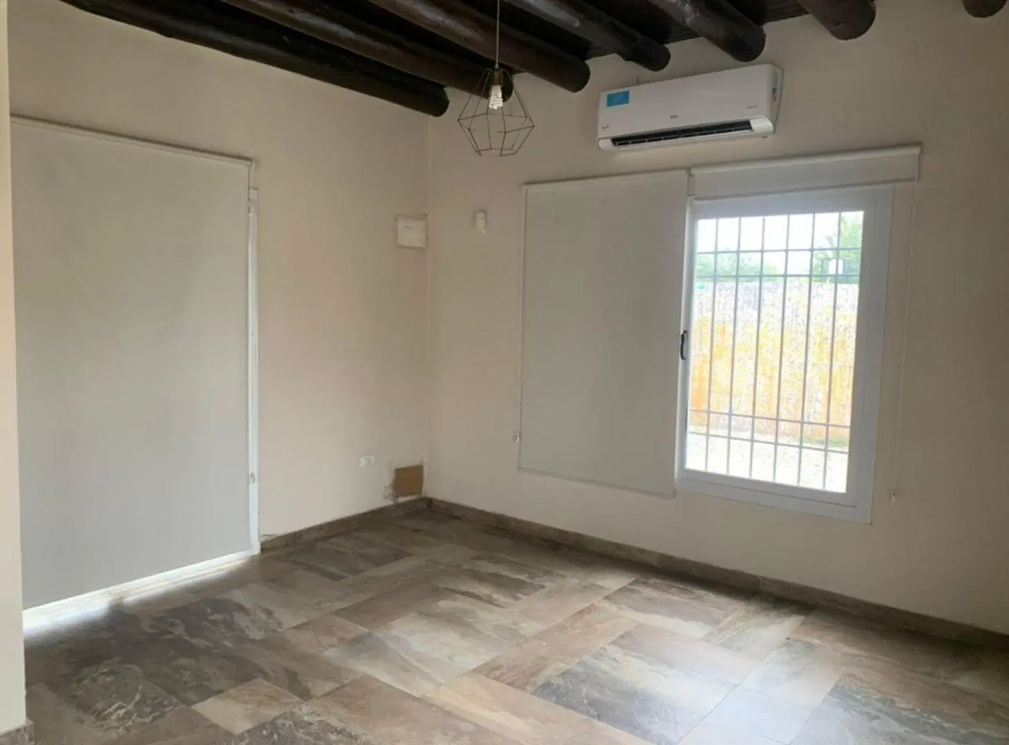 HERMOSA CASA A LA VENTA EN GUAYMALLEN 3