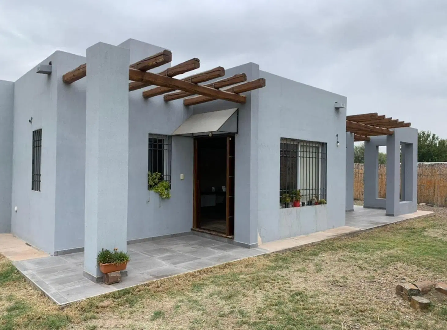 HERMOSA CASA A LA VENTA EN GUAYMALLEN 4