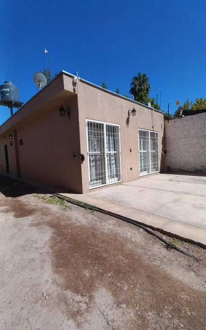 VENTA DE QUINTA, 3 CASAS Y SALON COMERCIAL, GLLEN 2