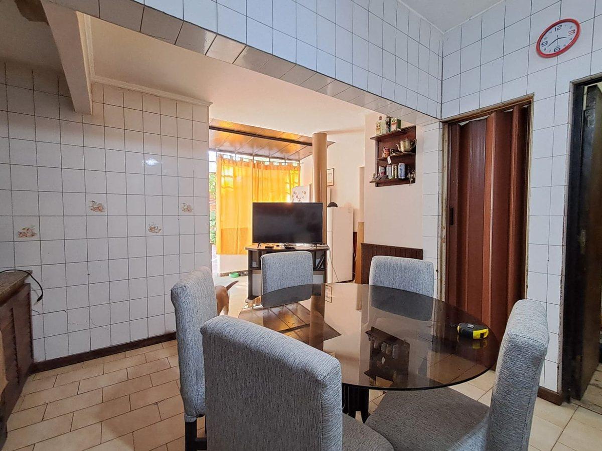 Foto de CASA EN VENTA CON IMPORTANTE TERRENO EN GODOY CRUZ, imagen 2