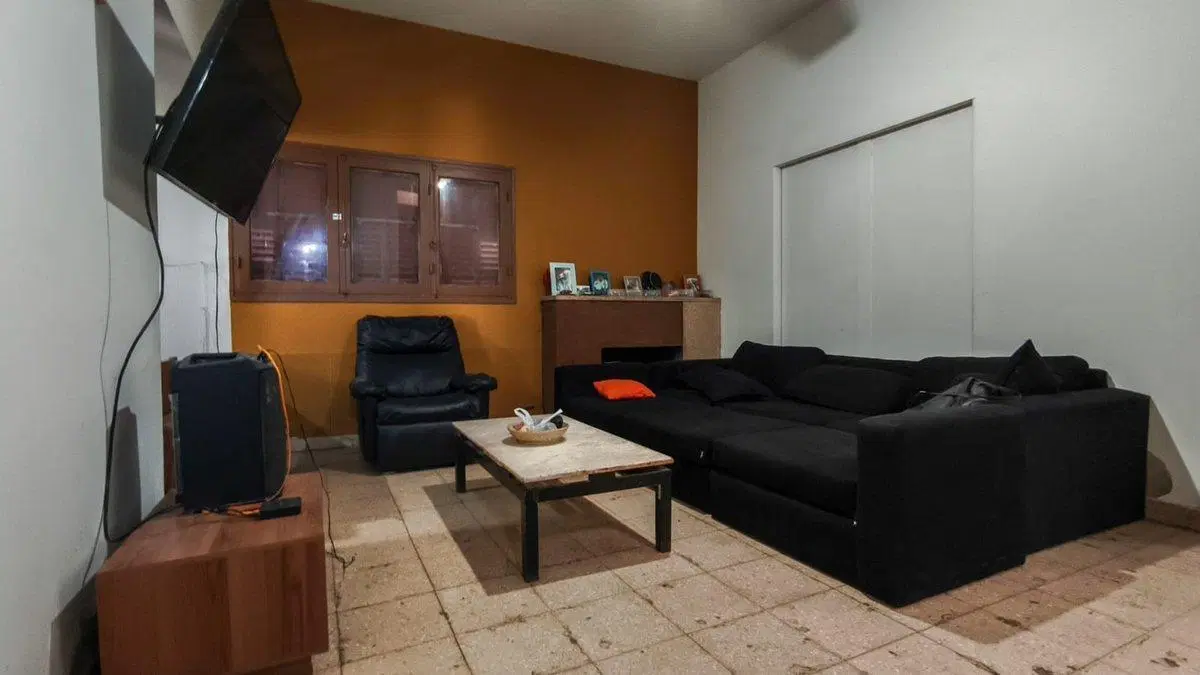 CASA EN VENTA CON IMPORTANTE TERRENO EN GODOY CRUZ 3