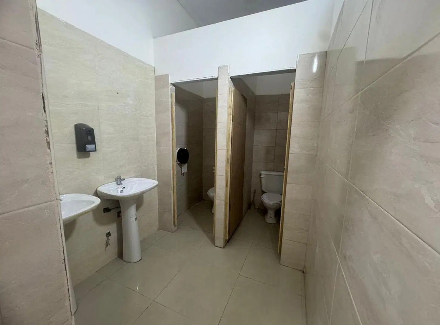 ALQUILER Salón Comercial de 200 m² en Las Heras 5