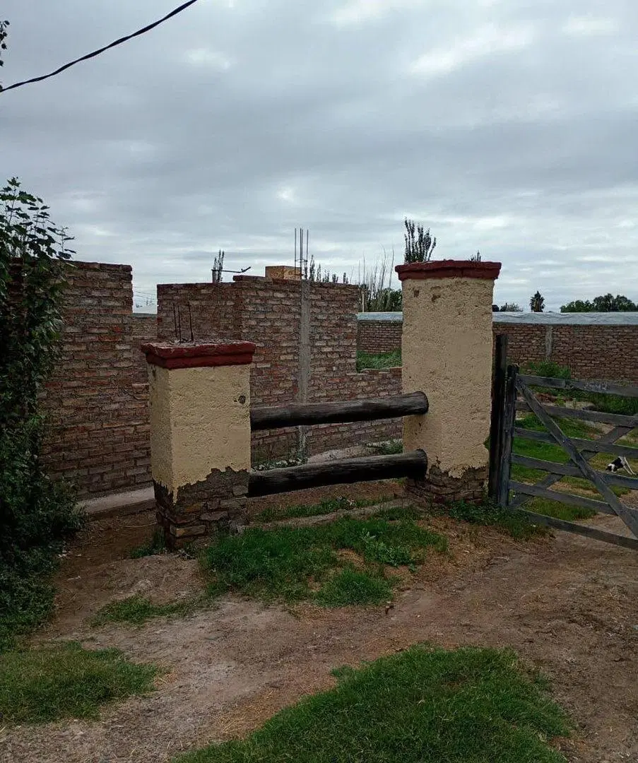 LOTE EN VENTA en calle Milagros, Guaymallén. 3