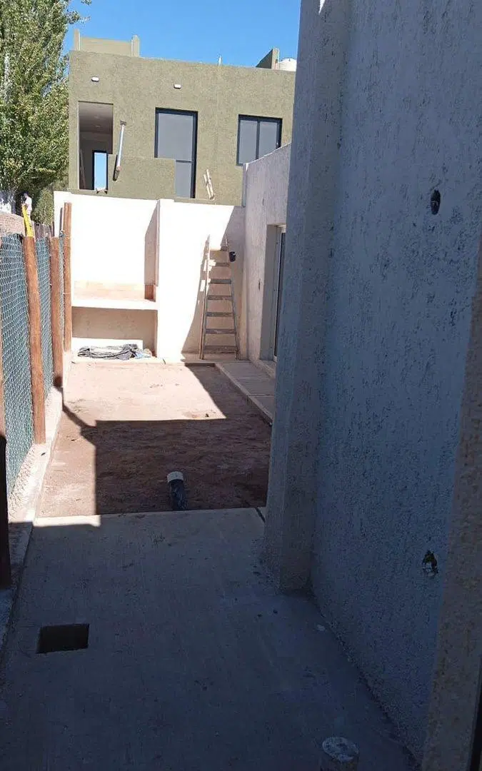 VENTA CASA ESTRENAR 2 DORMITORIOS MAIPU B° PRIVADO 5