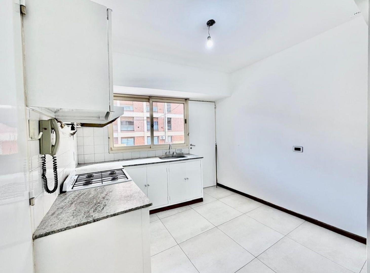 DEPARTAMENTO EN PLENA CAPITAL, DOS HABITACIONES