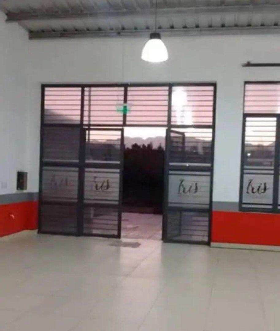 VENTA IMPORTANTE SALÓN COMERCIAL TUNUYAN MENDOZA