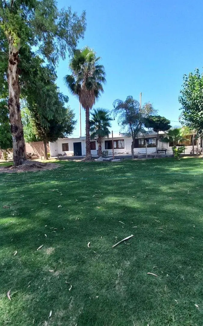 VENTA 3 CASAS +PISCINA+ SALON COMERCIAL+PARQUE 5